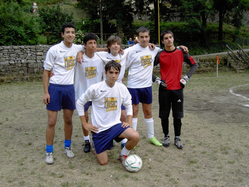  Image name: Calcio05.JPG 
 width: 800 pixel 
 height: 600 pixel 
 Size: 499466 bytes 
 Click to enlarge 